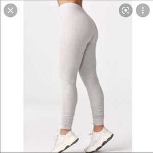 Joah Brown Scallop Scrunch Leggings Pearl Grey